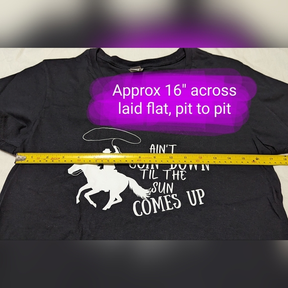 Garth Brooks, ladies med, T shirt, BNWOT - Picture 2 of 6